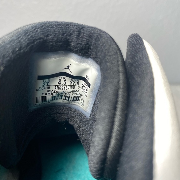 Nike Air Jordans White and Pink Sneakers Retro Design- size 5Y - Picture 9 of 9